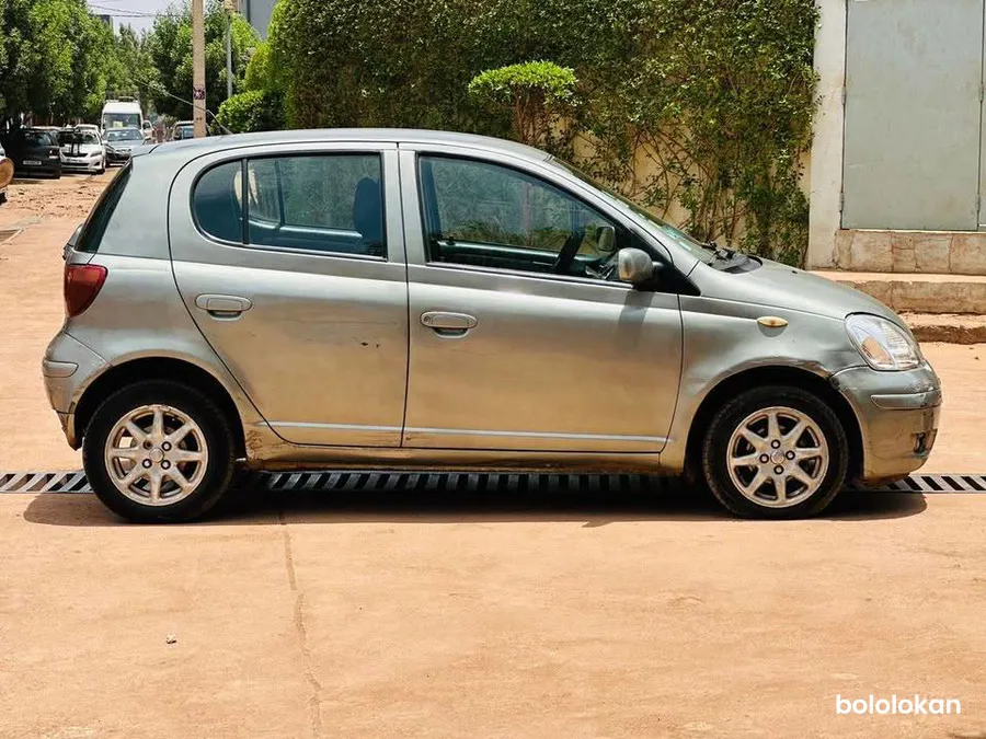 TOYOTA YARIS 2005 (image 2)